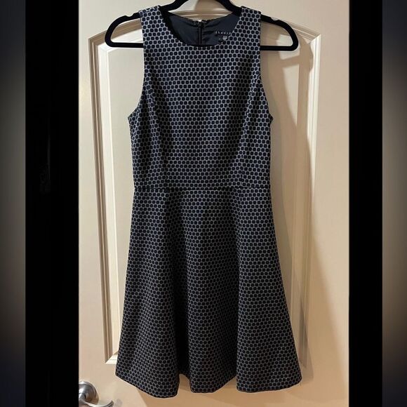 THEORY Trekana Fit and Flare Compass Knit Polkadot Black Dress Women’s Size 4 - Picture 1 of 6